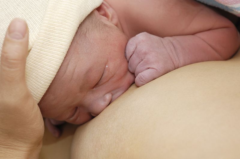 Fotografie (Kolostrum: zázračná tekutina pre novorodené bábätko)